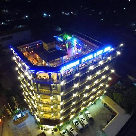 Jasmine Hotel& Sky Bar Баттамбанг Экстерьер фото