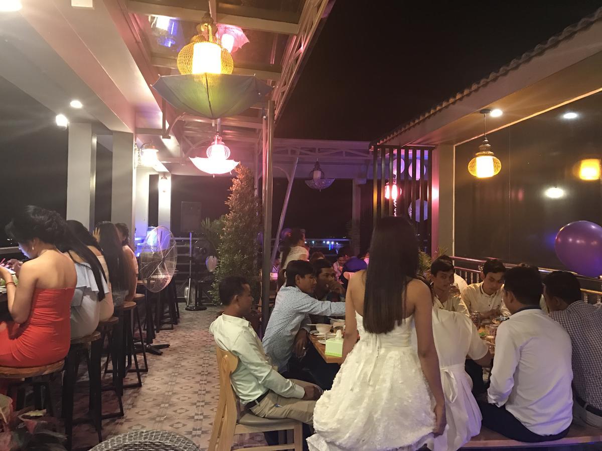 Jasmine Hotel& Sky Bar Баттамбанг Экстерьер фото